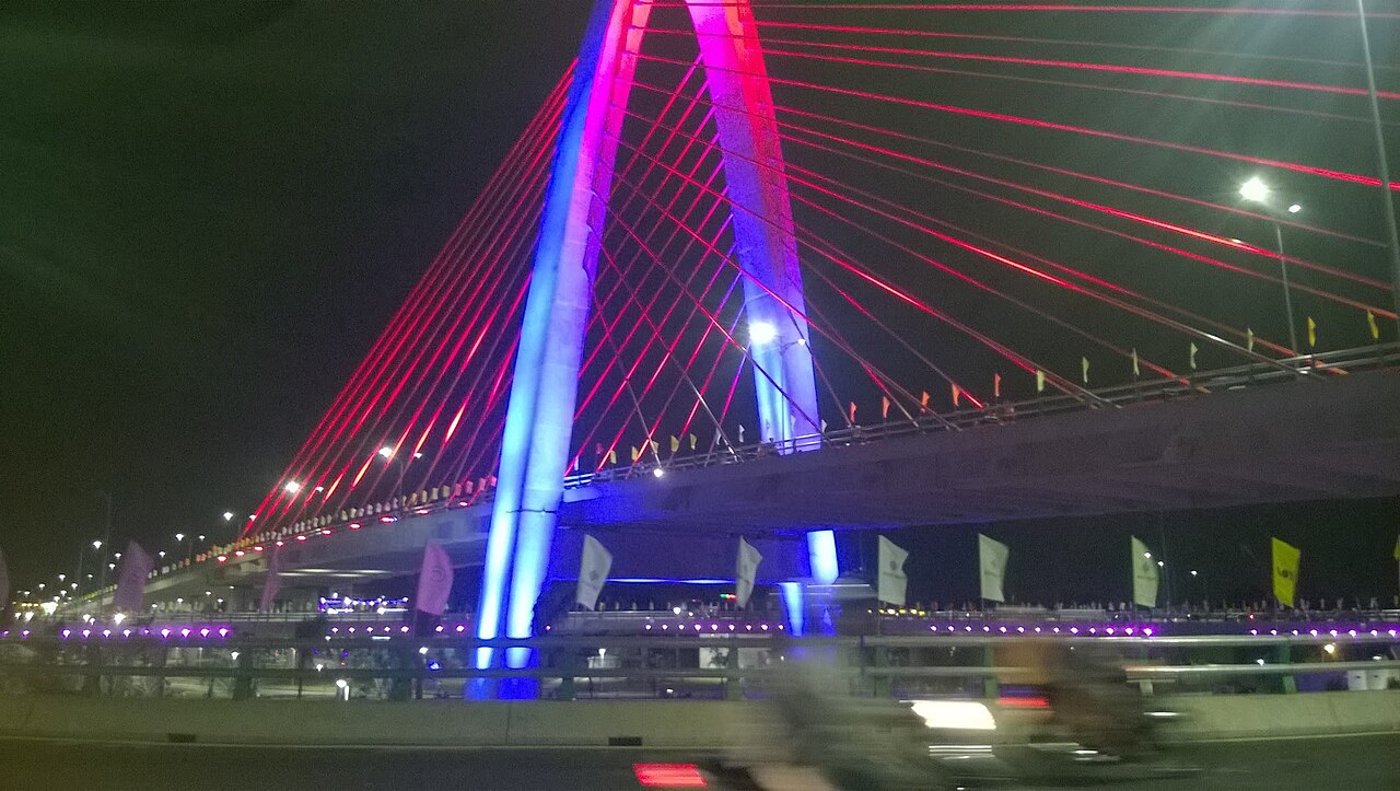 The Ngã ba Huế grade-separated interchange in Da Nang, with traffic passing under and over the raised roadway